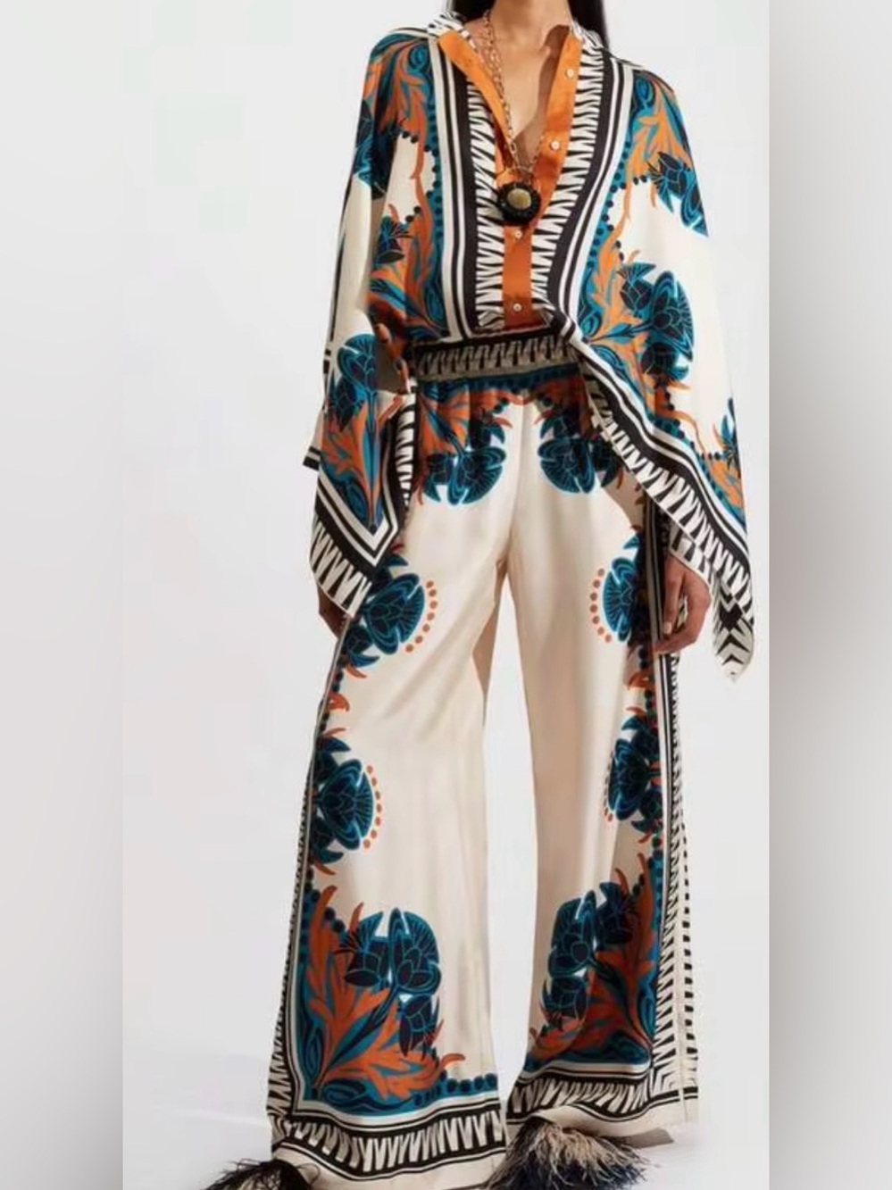 Trendy 2 piece outfit from trendy LA boutique